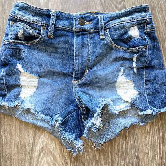 Guess Shorts - Picture 1 of 4